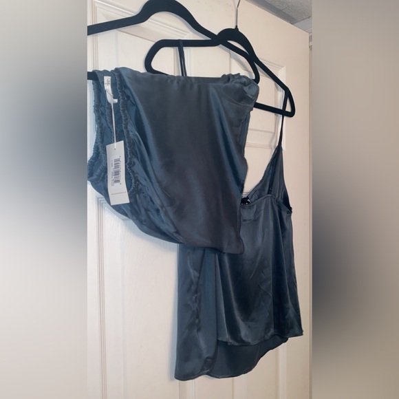 SKIN Peruvian Silk Pajama Set in Spruce. Size 3. MSRP 400$ - Picture 8 of 8